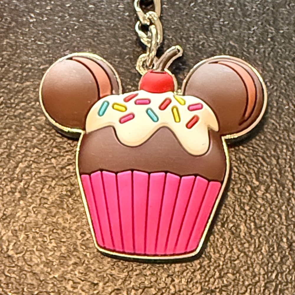 Disney Mickey Cupcake Keychain - Picture 2 of 8